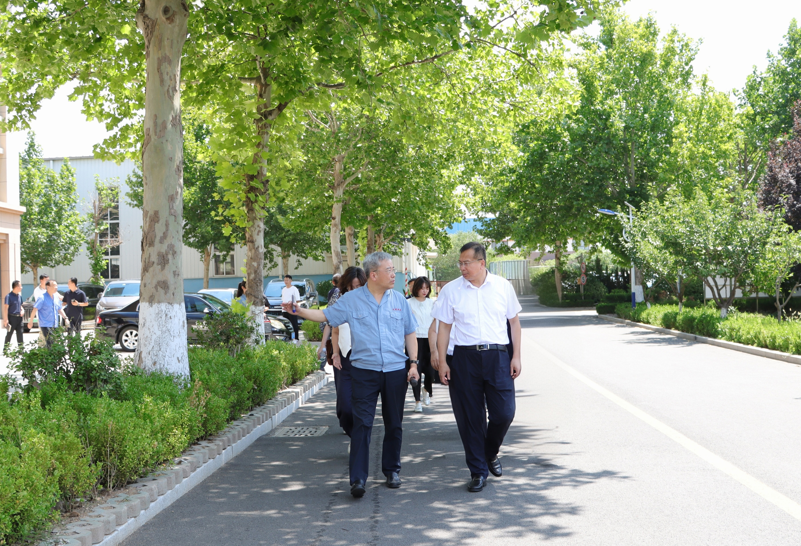 青島市科協(xié)黨組書記、主席王崇江一行蒞臨青纜考察調(diào)研